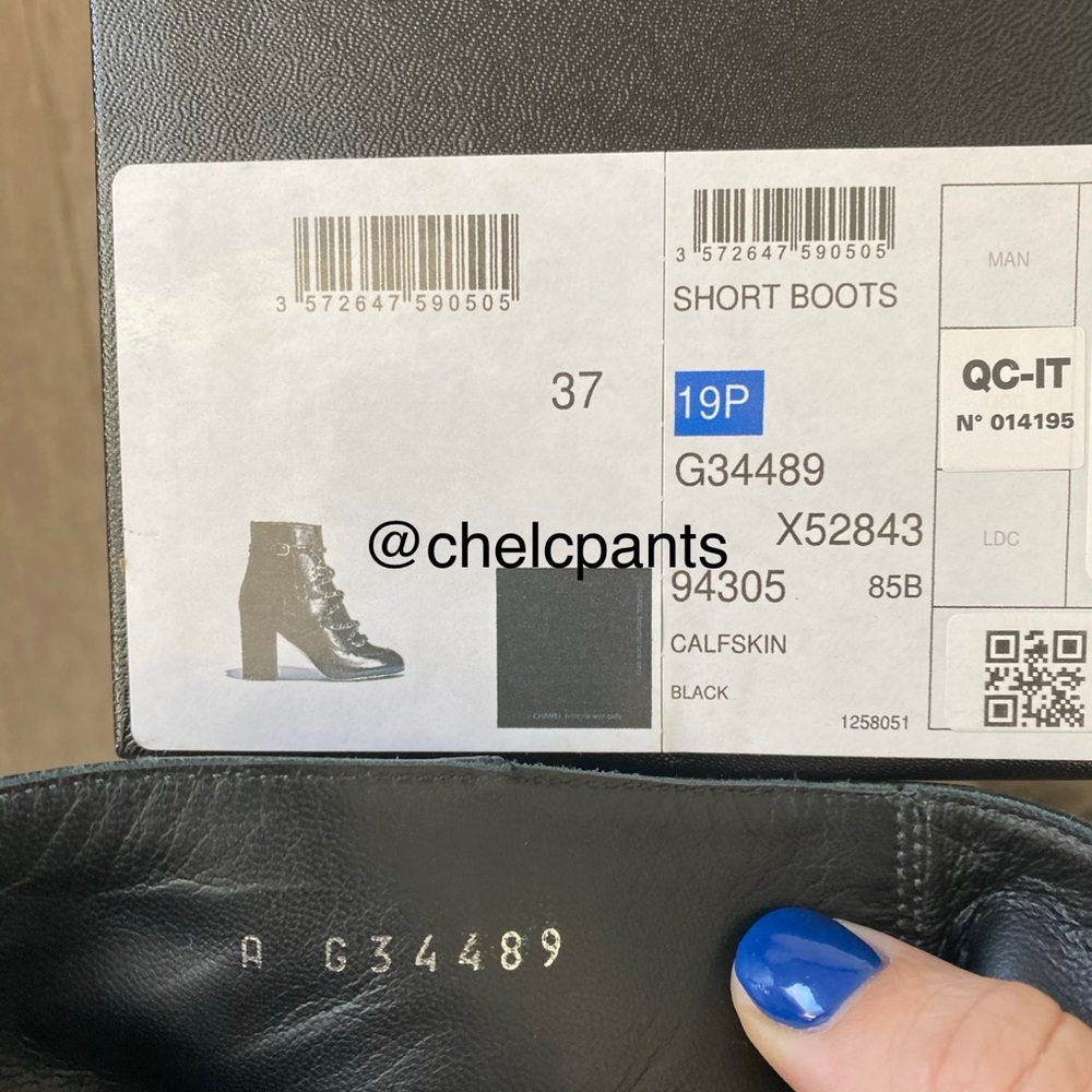 ❌SOLD ❌Chanel Chain Short Boots - Picture 8 of 8